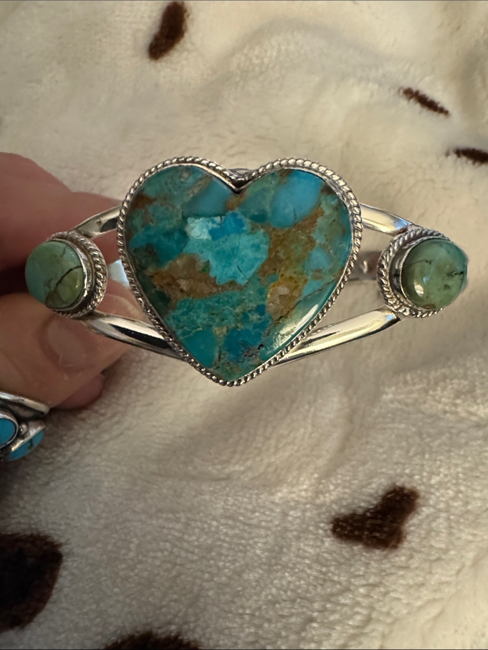 Mohave Turquoise 925 silver Heart Cuff Bracelet - Blue-Green Turquoise